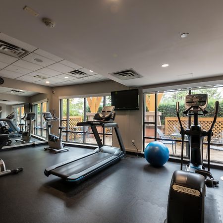 Holiday Inn Express & Suites Riverport Richmond By Ihg Bagian luar foto