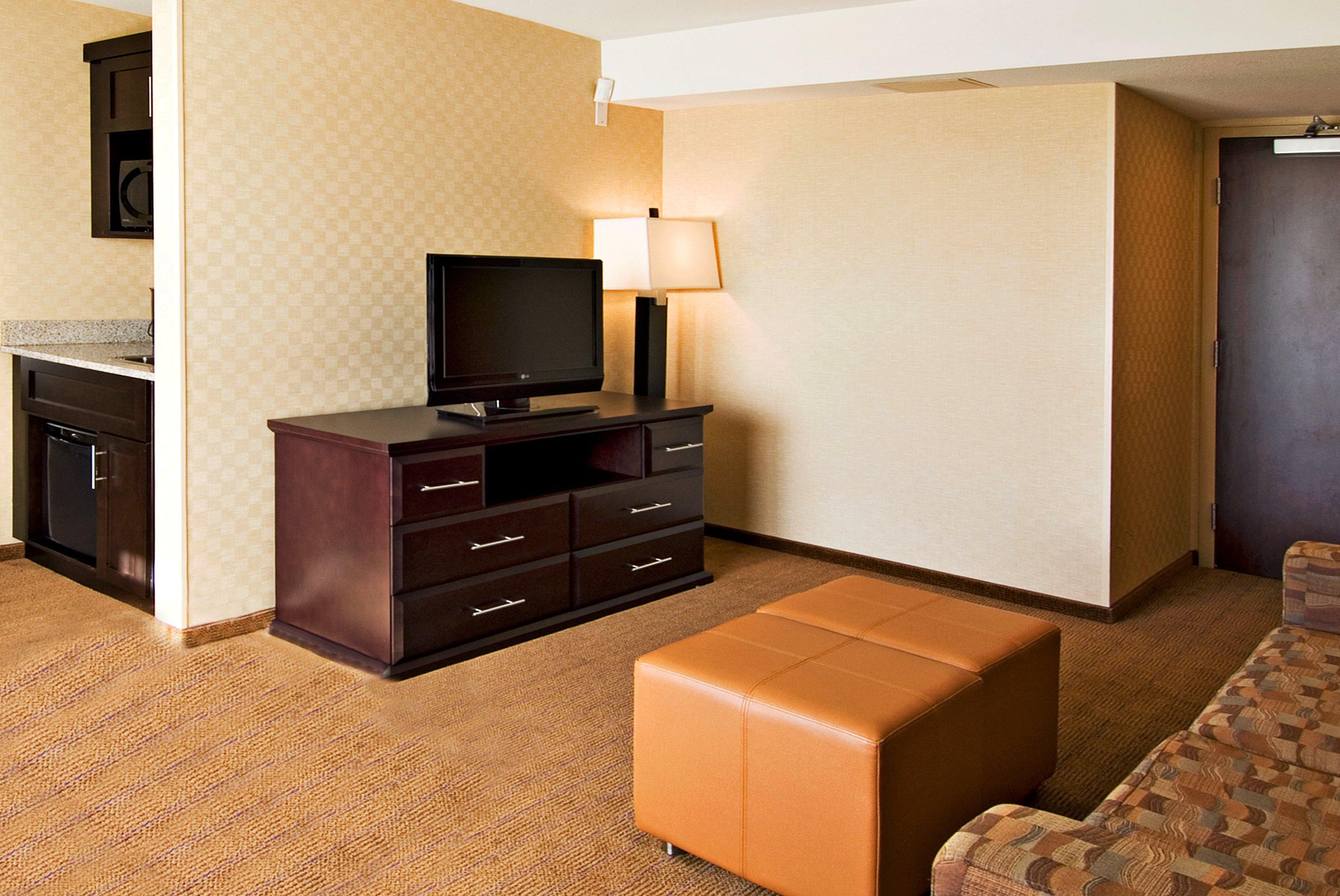 Holiday Inn Express & Suites Riverport Richmond By Ihg Bagian luar foto