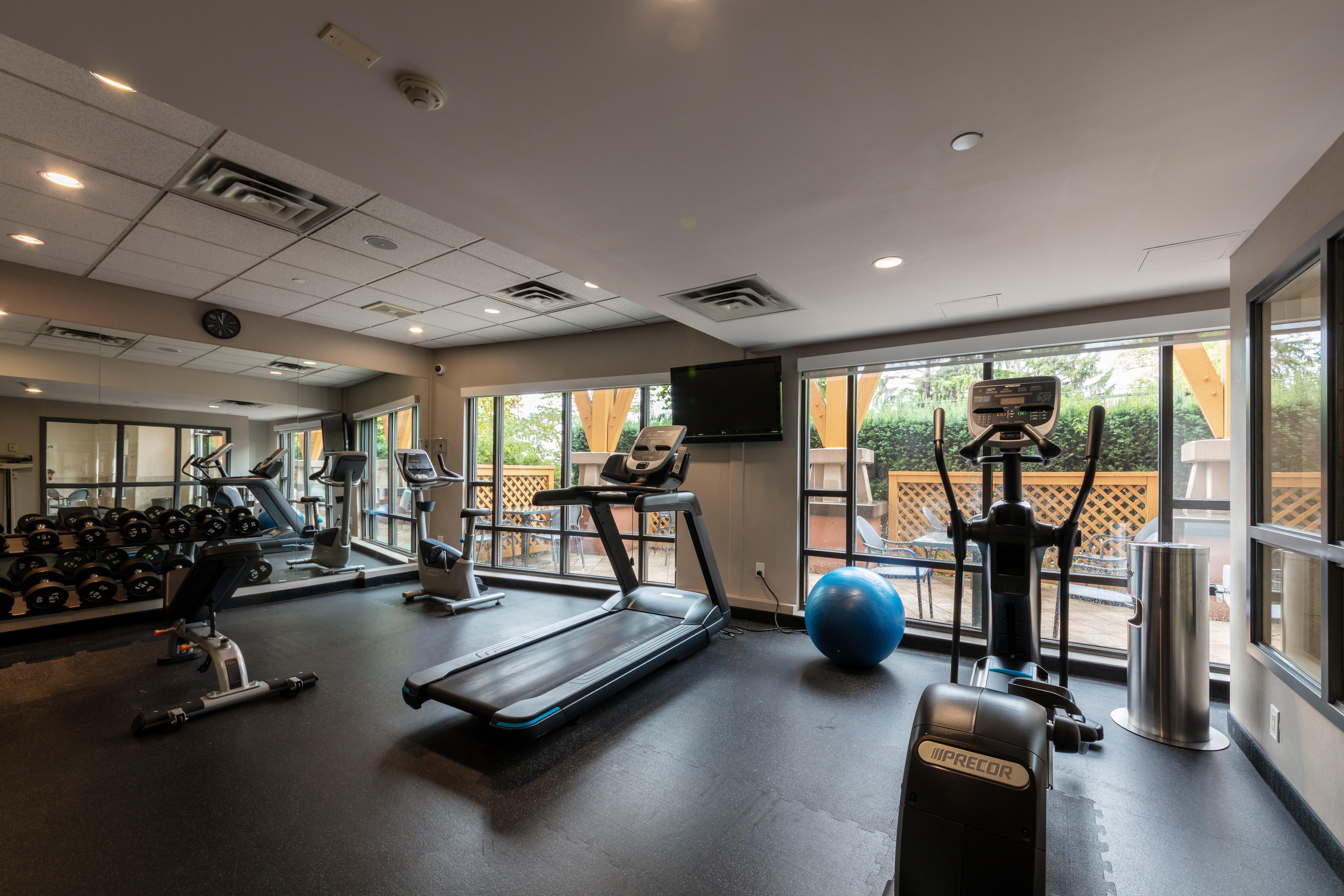 Holiday Inn Express & Suites Riverport Richmond By Ihg Bagian luar foto