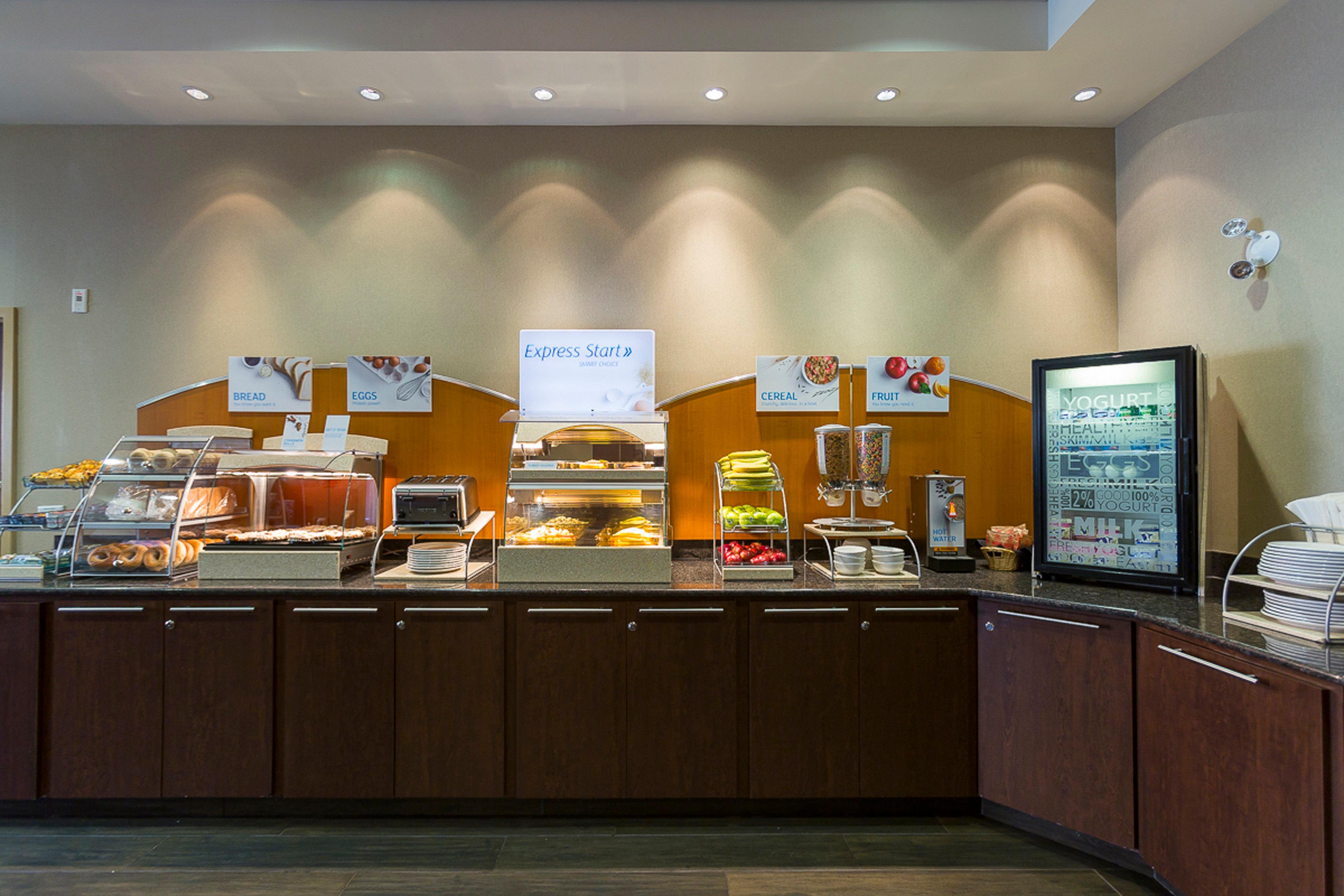 Holiday Inn Express & Suites Riverport Richmond By Ihg Bagian luar foto