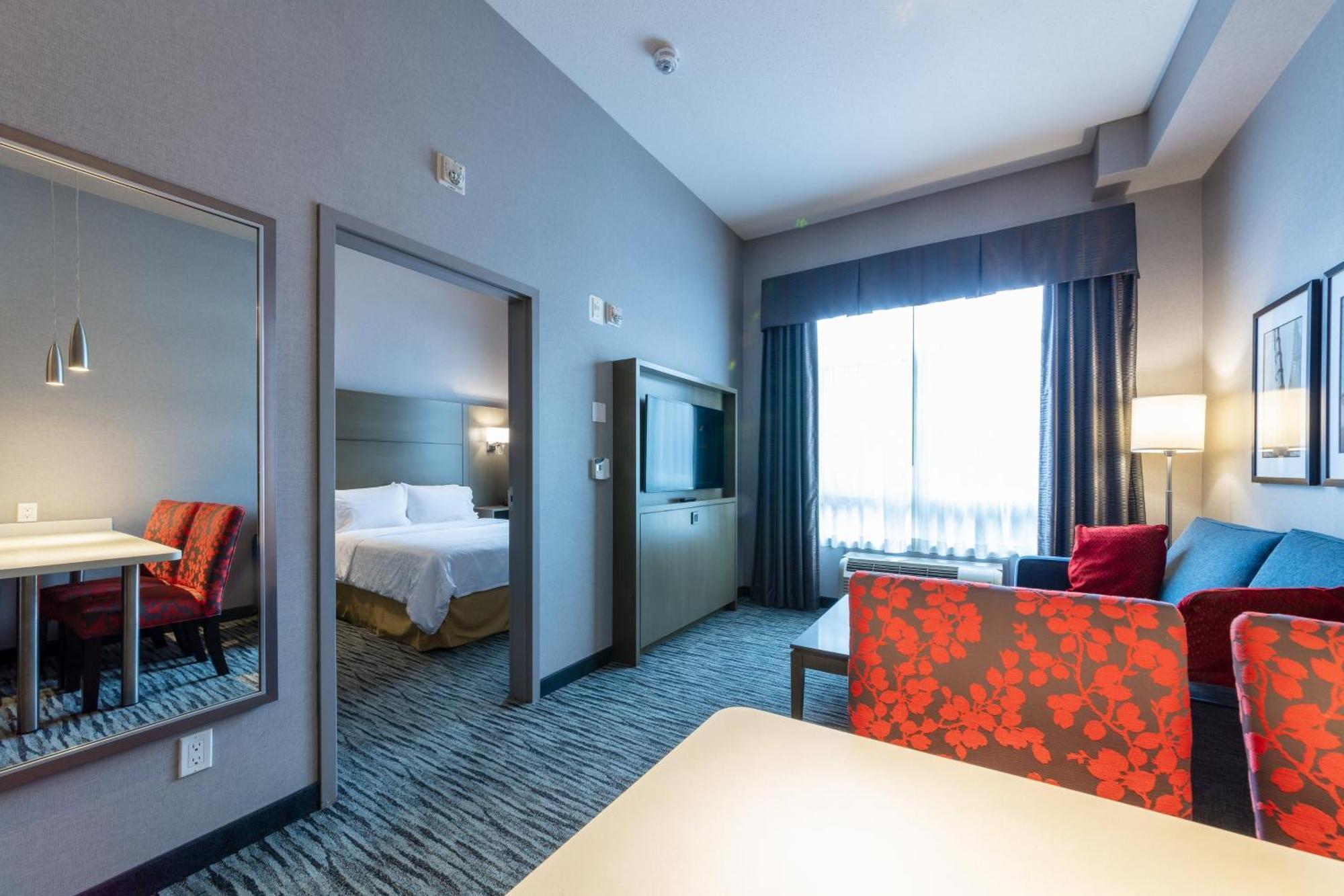 Holiday Inn Express & Suites Riverport Richmond By Ihg Bagian luar foto