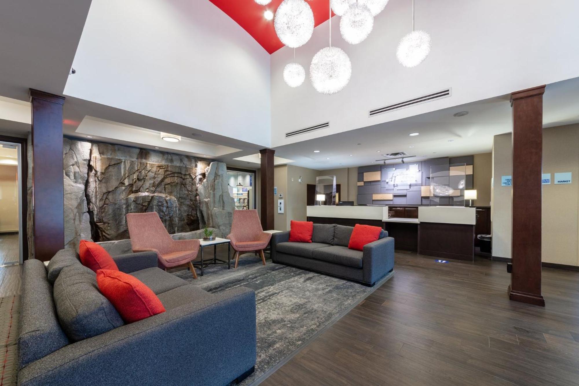 Holiday Inn Express & Suites Riverport Richmond By Ihg Bagian luar foto