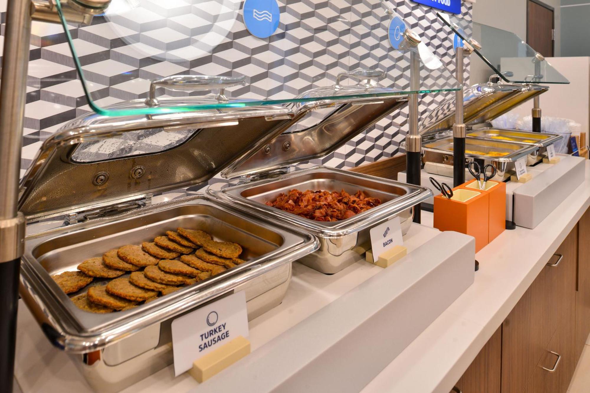 Holiday Inn Express & Suites Riverport Richmond By Ihg Bagian luar foto